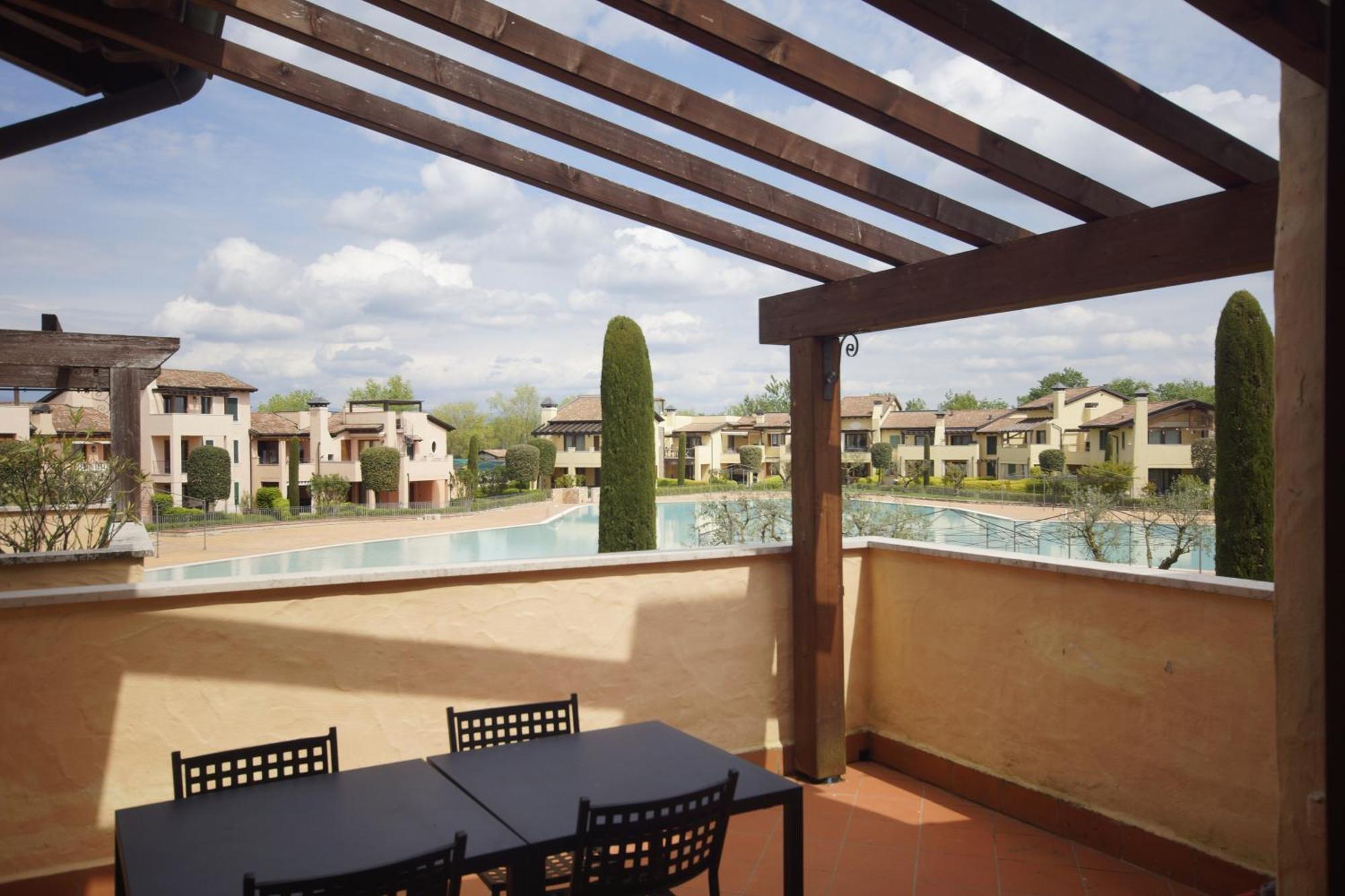 Lugana Resort & Sporting Club Peschiera del Garda Exterior foto