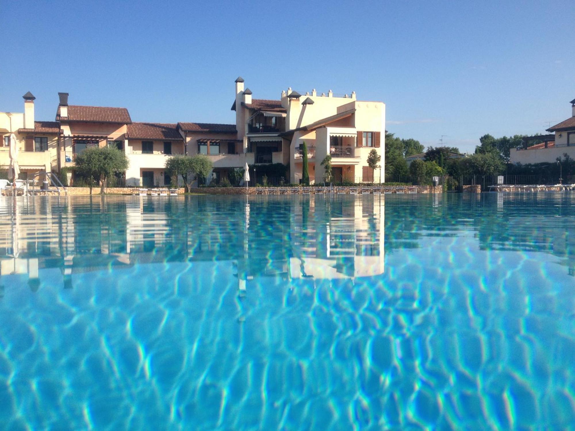 Lugana Resort & Sporting Club Peschiera del Garda Exterior foto